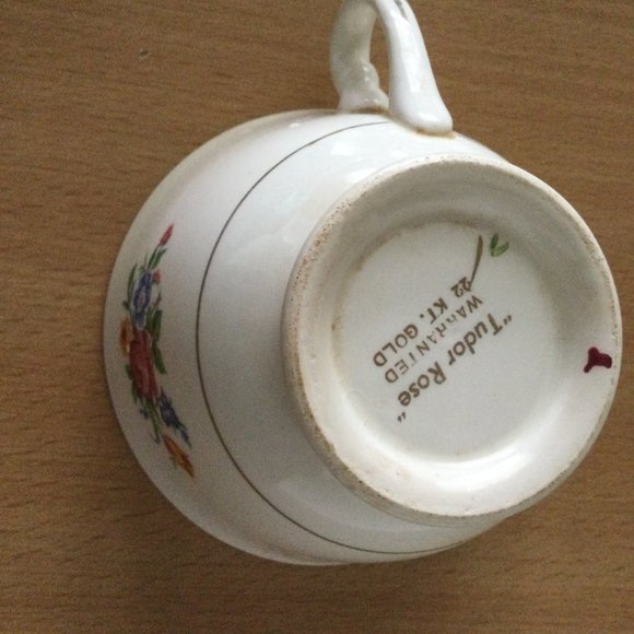 3 Vintage "Tudor Rose" Swinnertons Staffordshire England bowls & Cup sell as is - Picture 9 of 10